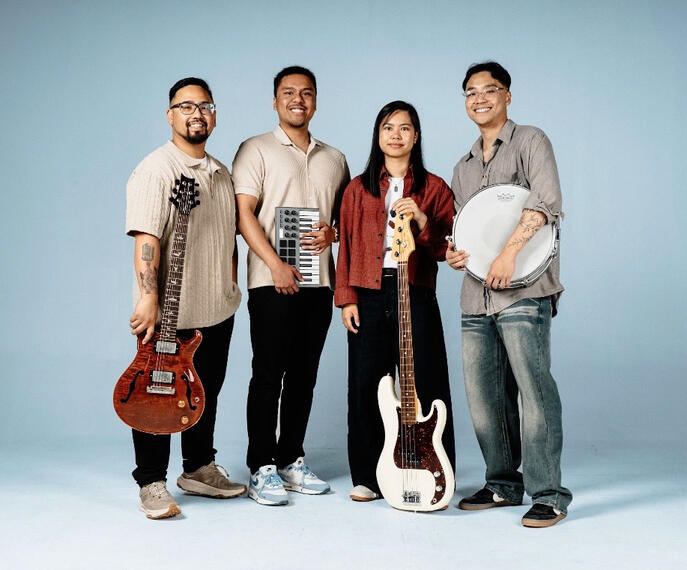 Mark Rosales (gtr), James Padre (keys), Janina Macalalad (bass), Elliz Alvarez (drums)